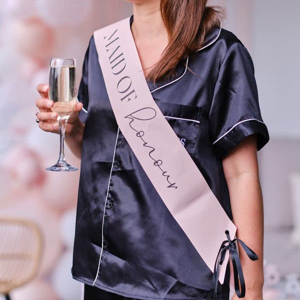 Lenta rozo/crna maid of honour