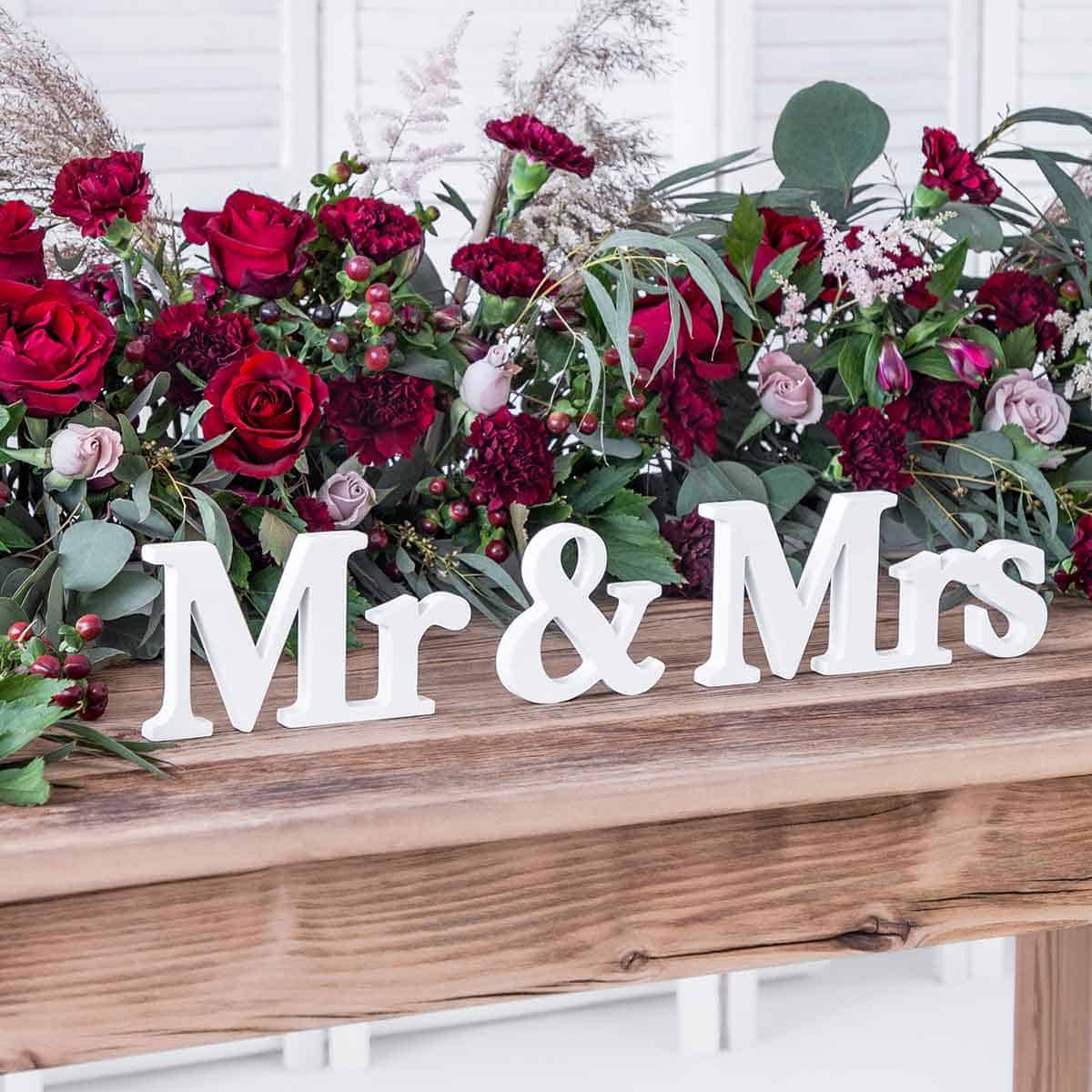 Natpis Mr & Mrs bijele boje od drva - Slika 2
